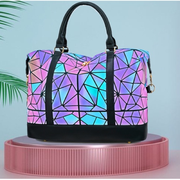 Luminous Travel Bag and Cosmetic Purse - Picture 7 of 11